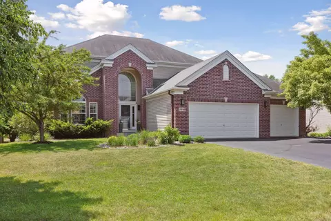 2440 Golf Dr, Woodbury, MN 55129