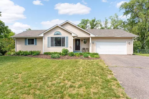 6970 Country Ln, Rockford, MN 55373