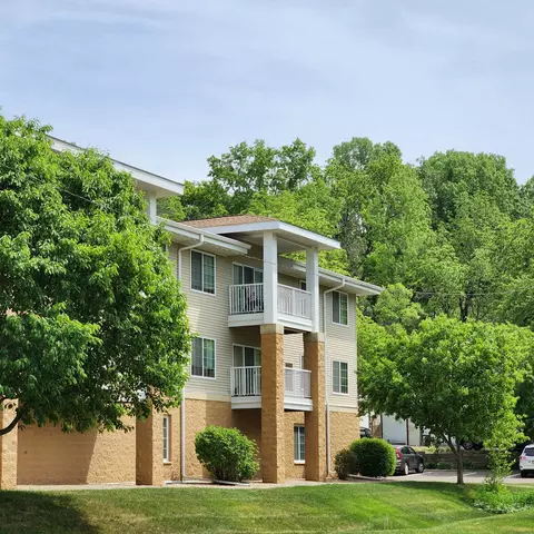 1600 Arundel St #212, Saint Paul, MN 55117