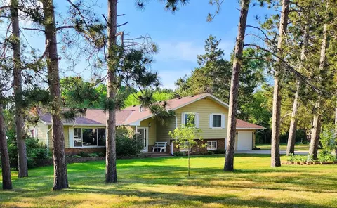 17717 Riverwood Dr, Little Falls, MN 56345