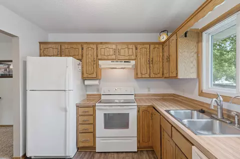 11817 Sumter Ct, Champlin, MN 55316 photo 6
