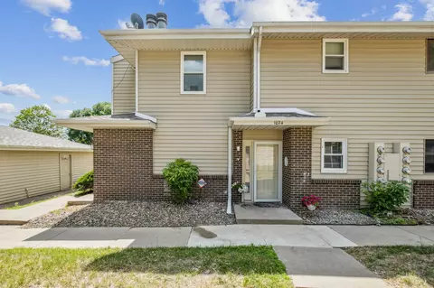 1024 E Travelers Trl, Burnsville, MN 55337