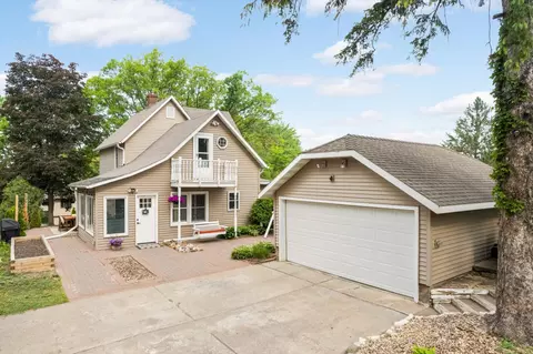 105 Harrison Ave S, Hopkins, MN 55343