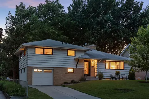 3532 Harding St NE, Saint Anthony, MN 55418
