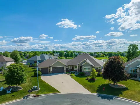 1210 Prairie Ct NE, New Prague, MN 56071