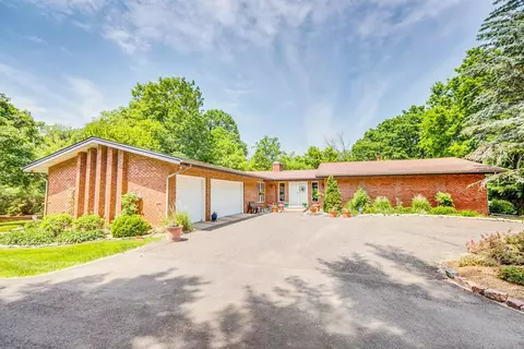 3371 Snelling Ave N, Arden Hills, MN 55112