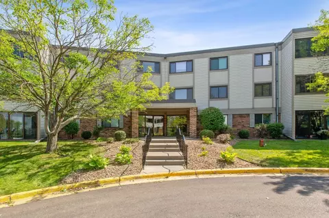 4385 Trenton Ln N #207, Plymouth, MN 55442
