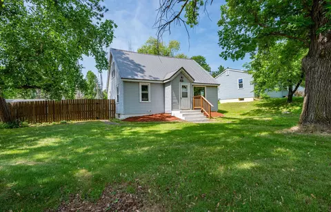 421 SW 10th Ave, Grand Rapids, MN 55744