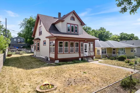 378 Geranium Ave E, Saint Paul, MN 55130