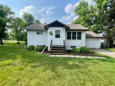 104 Axel Ave E, Grove City, MN 56243
