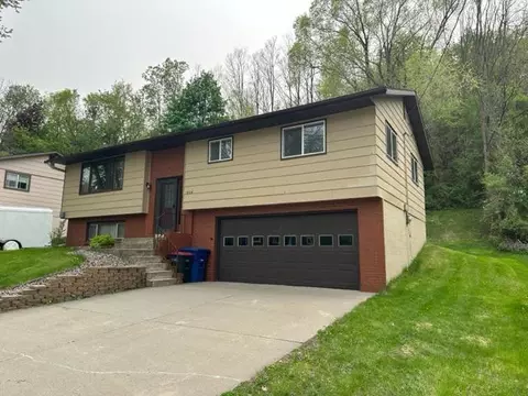 1826 Spruce Dr, Red Wing, MN 55066