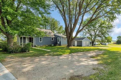 305 NE 4th St, Buffalo Lake, MN 55314