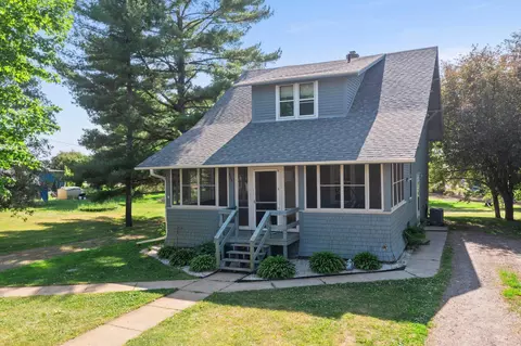 405 Oak St N, Grasston, MN 55030