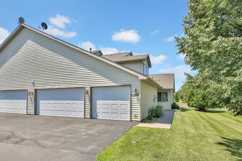 13026 Mulligan Ct, Lindstrom, MN 55045