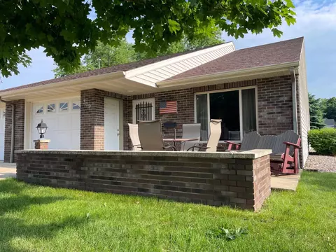 309 1st Ave SE, Grand Meadow, MN 55936