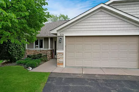 575 Williamsburg Pl, New Richmond, WI 54017