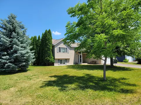795 Louisiana St NW, Hutchinson, MN 55350