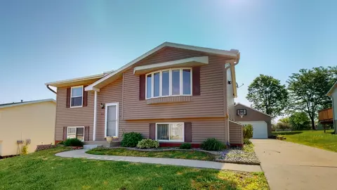 924 48th Ave NW, Rochester, MN 55901