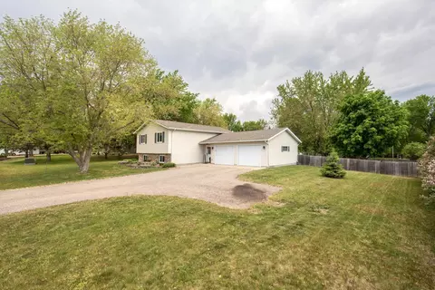 2211 Woodland Park Dr NE, Alexandria, MN 56308