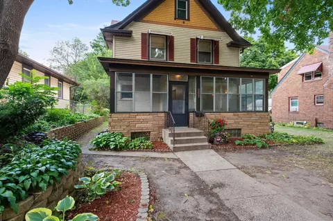 1177 Mclean Ave, Saint Paul, MN 55106