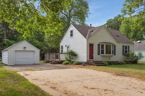 7913 Edgewood Dr, Mounds View, MN 55112