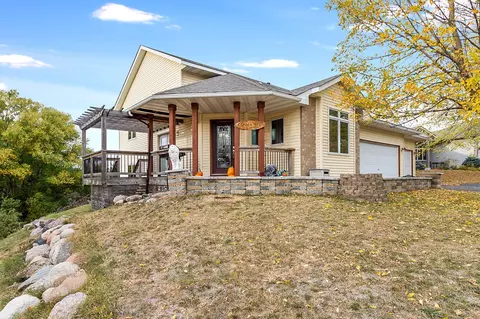 2210 Pepper Ridge Knl, Northfield, MN 55057