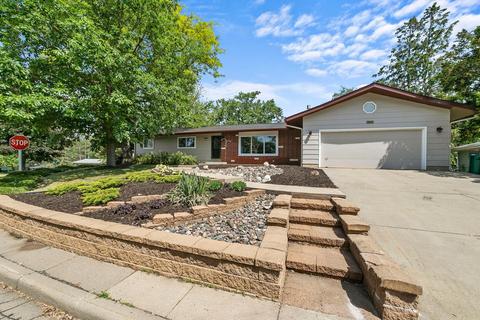 903 Saint Croix St N, Hudson, WI 54016