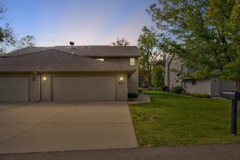 523 W Riverview Dr, Waterville, MN 56096