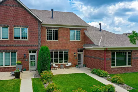 377 Valley Cmns, Hudson, WI 54016