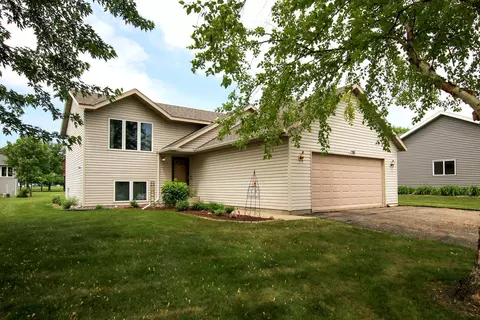 1281 Prairie View Dr SW, Hutchinson, MN 55350