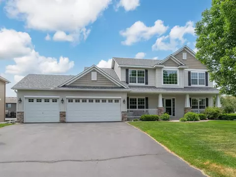 1812 Wyndam Dr, Shakopee, MN 55379