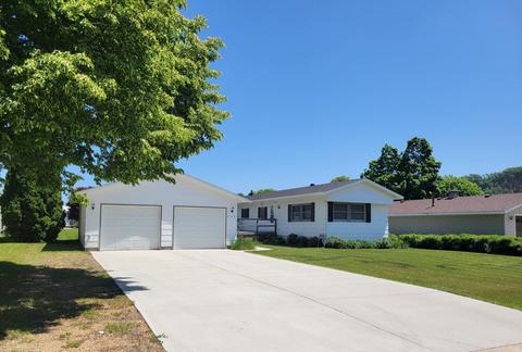929 W Iowa St, Lake City, MN 55041