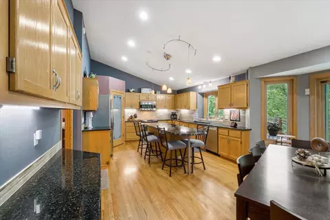13504 Gossamer Ct, Apple Valley, MN 55124