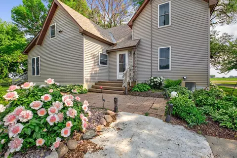 6750 SW 8th St, Owatonna, MN 55060