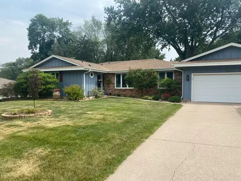 4517 Normandale Highlands Dr, Bloomington, MN 55437