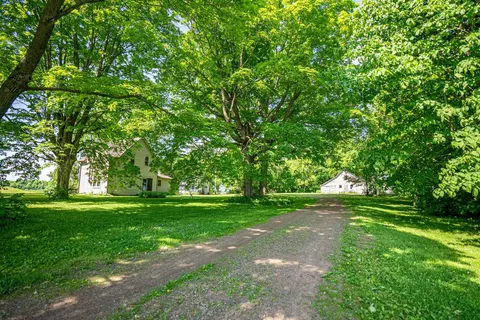 41500 Holly St NW, Braham, MN 55006