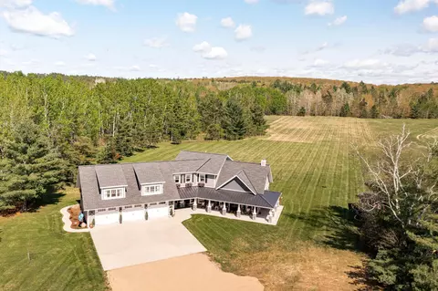 20284 River Rd, Grand Rapids, MN 55744