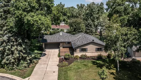 1904 Sibley Ct, Burnsville, MN 55337