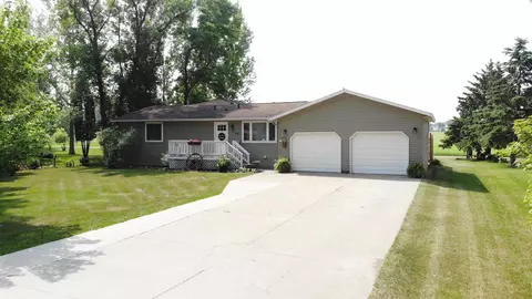 112 Merry Ln, New York Mills, MN 56567