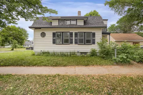 1562 Merrill St, Saint Paul, MN 55108