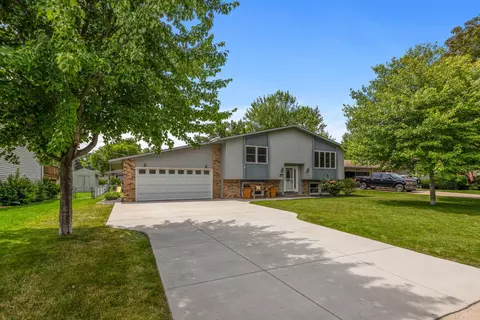 1233 14th St W, Hastings, MN 55033