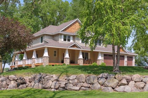 22 Grenelefe Ave N, Dellwood, MN 55110