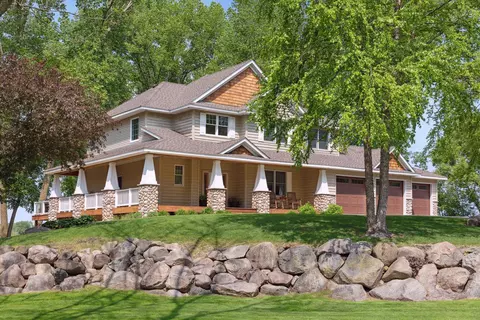 22 Grenelefe Ave N, Dellwood, MN 55110