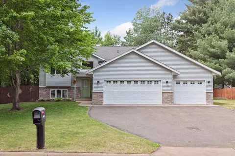 38690 Glacier Dr, North Branch, MN 55056