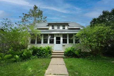 1055 East Ave, Zumbrota, MN 55992