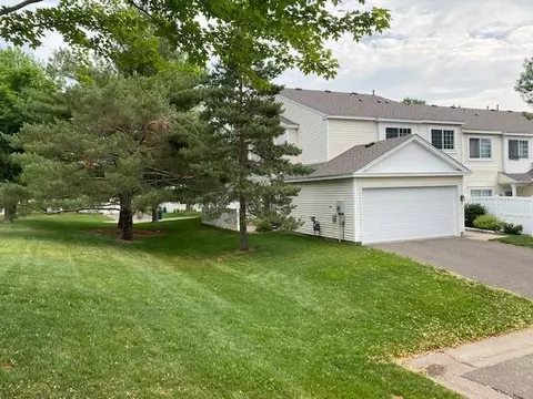 374 Leeward Trl, Woodbury, MN 55129