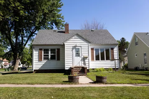 401 9th Ave, Worthington, MN 56187