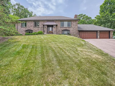 8446 134th Street Ct, Apple Valley, MN 55124
