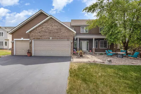 8904 Horizon Dr, Shakopee, MN 55379