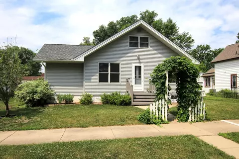 530 Monroe St SE, Hutchinson, MN 55350